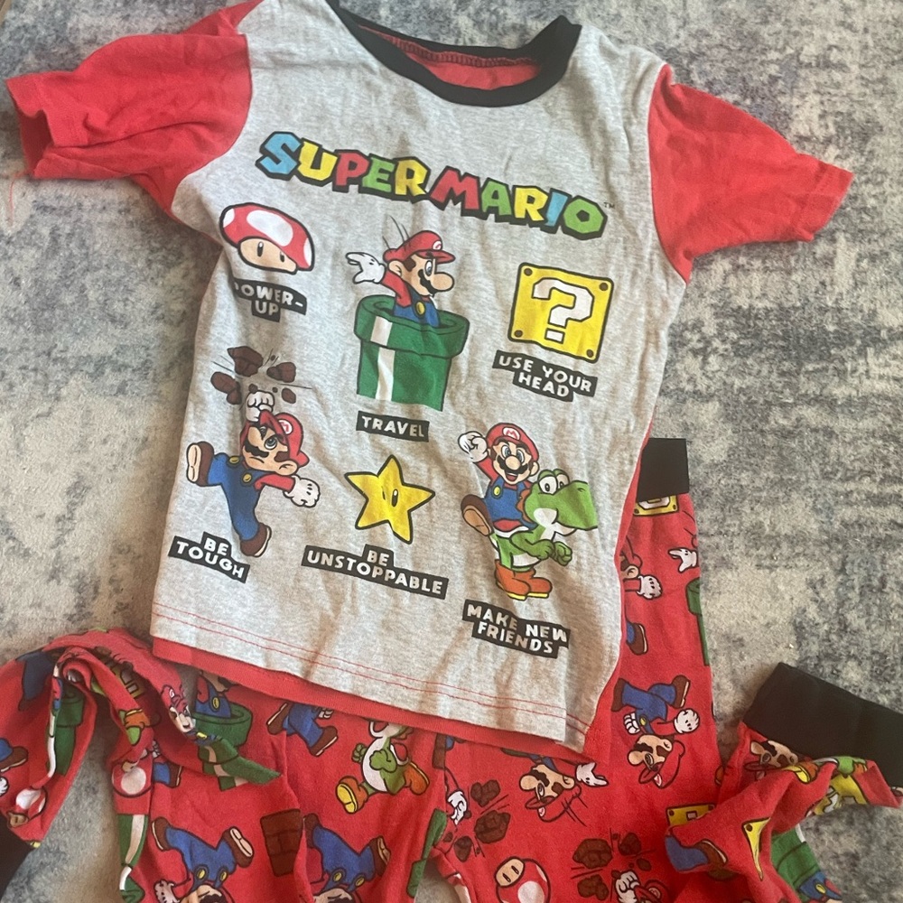 Super Mario Boys size 8 pajamas